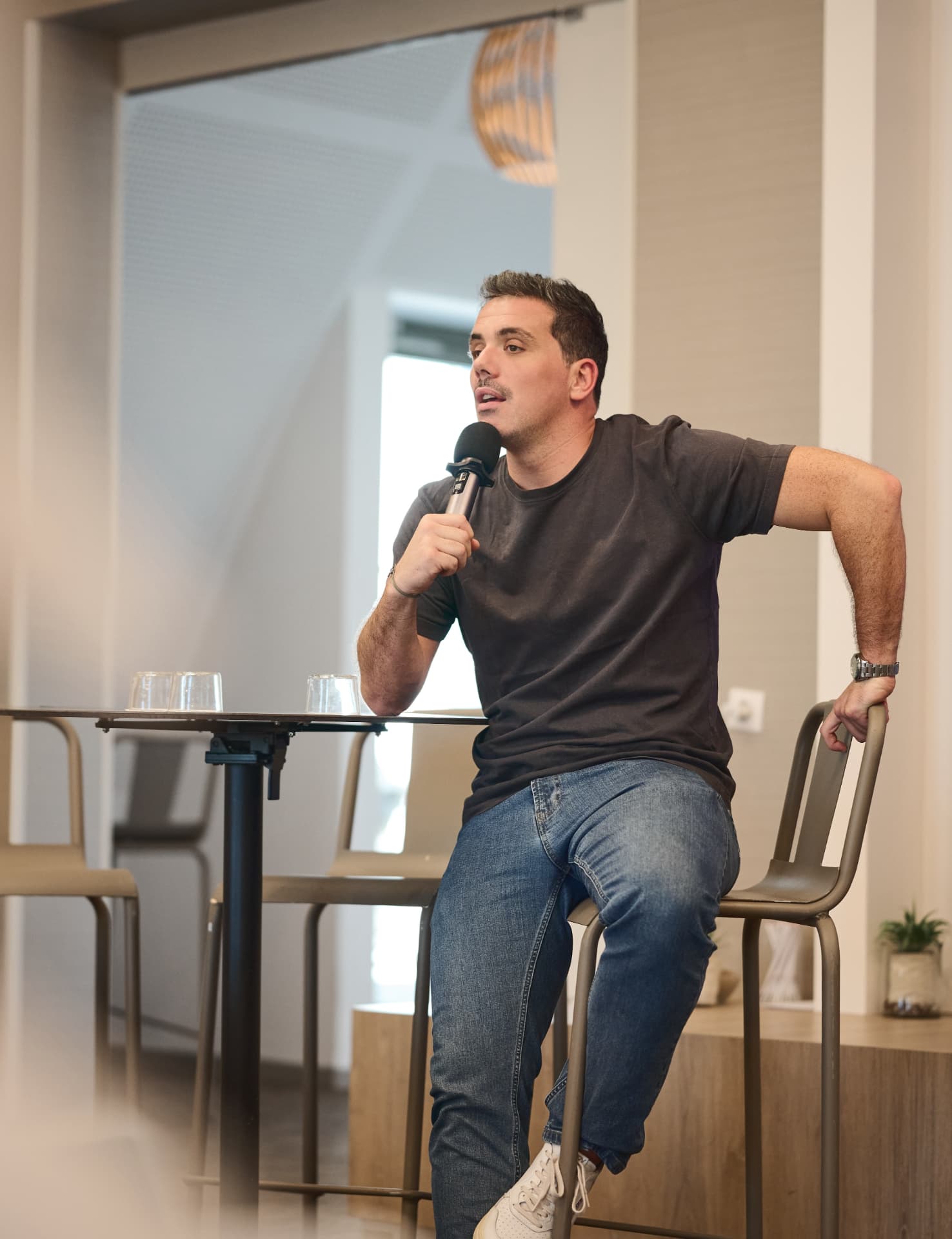 Gérald Faure au micro lors d'une conférence